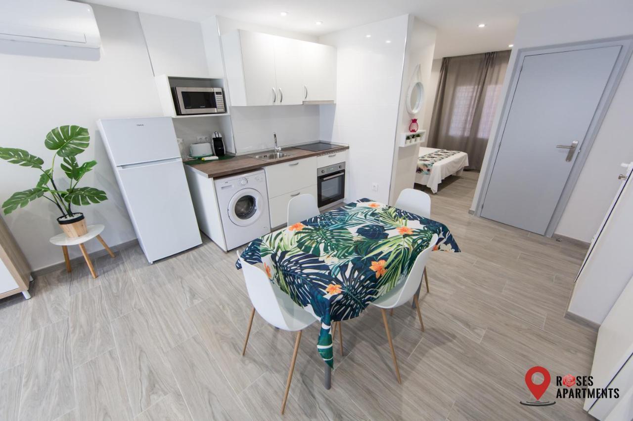 Roses Apartments Tropical Loft Vista Mar Lateral Buitenkant foto